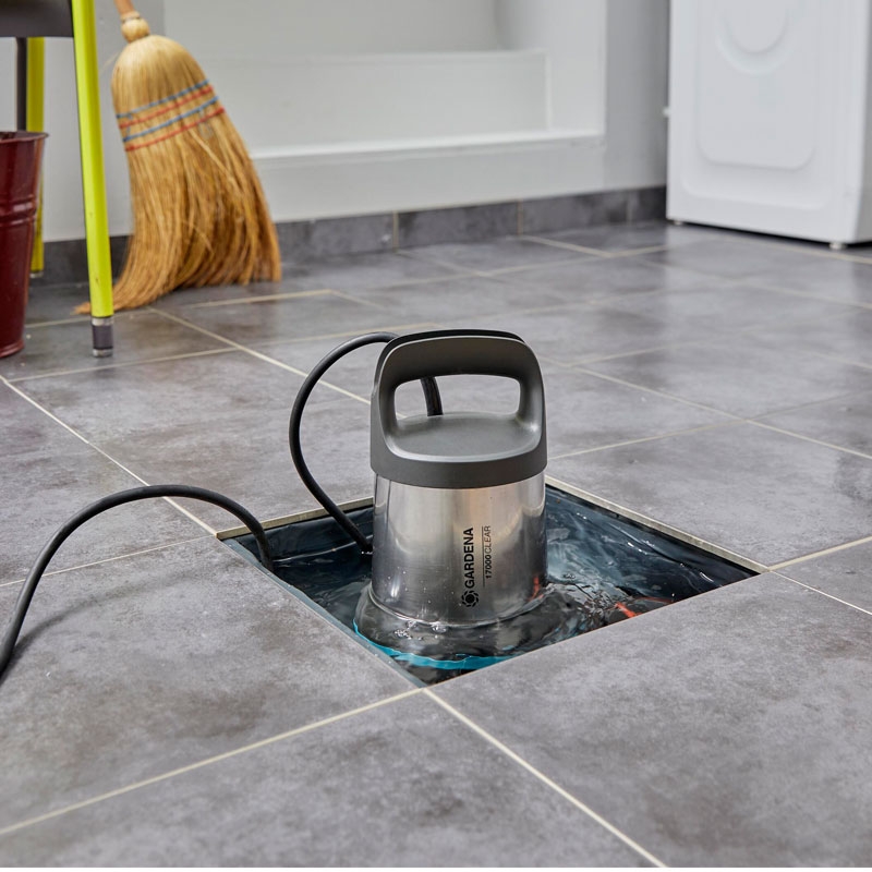 GARDENA 09036-20 Klarwasser-Tauchpumpe 17000 aquasensor