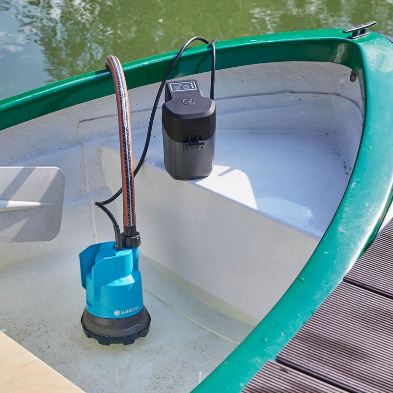 GARDENA 14600-66 Akku-Klarwasser-Tauchpumpe 2000/2 18V P4A solo