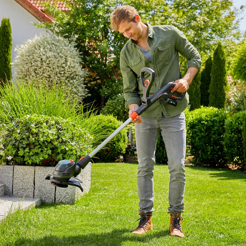 GARDENA 14701-20 Akku-Trimmer ComfortCut 23/18V P4A Ready-To-Use Set