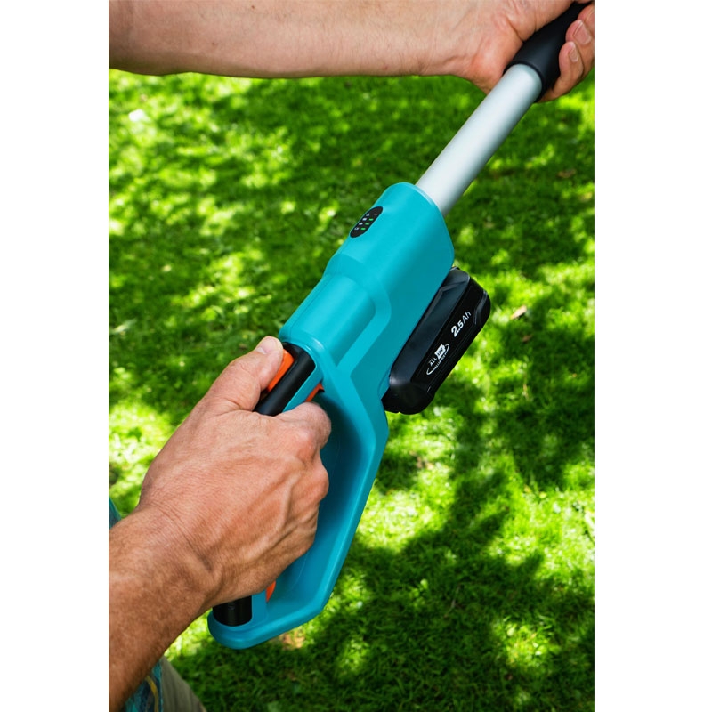 GARDENA 14732-20 Akku-Teleskop-Heckenschere THS 42/18V P4A Ready-To-Use Set