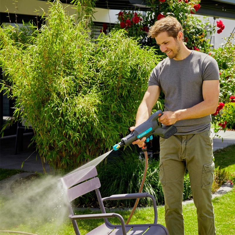 GARDENA 14800-20 Akku-Mitteldruckreiniger AquaClean 24/18V P4A Ready-To-Use Set