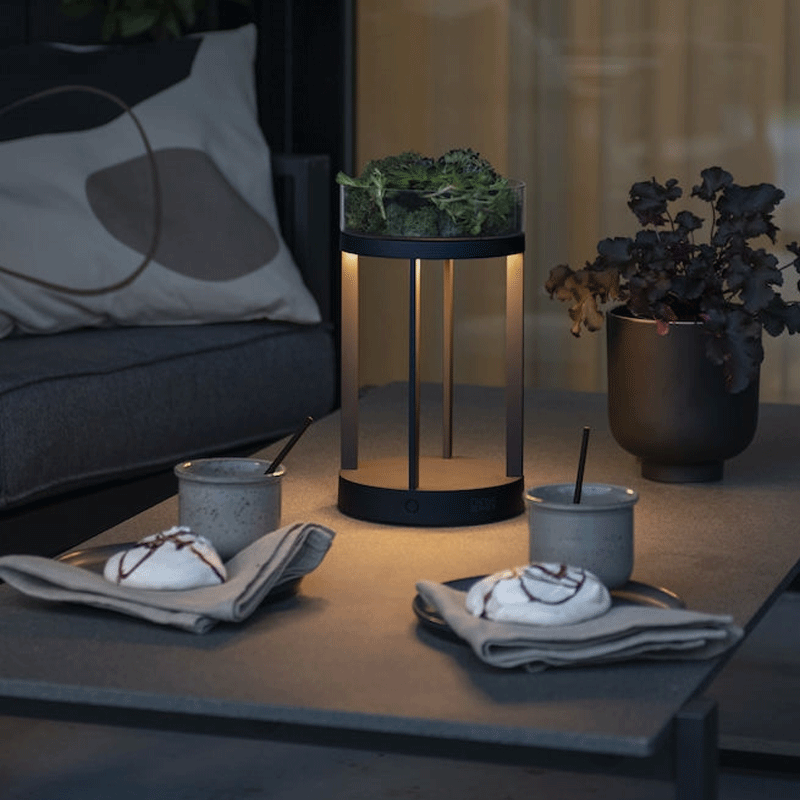 Konstsmide Chieti LED USB-Laterne Schwartz, dimmbar 2700/3000K Glasdeck