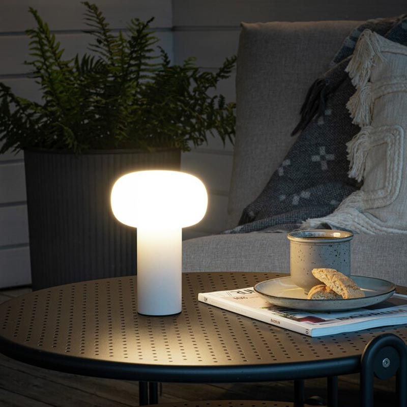 Konstsmide Antibes USB-Tischleuchte weiß, 2700/3000/4000K+RGB, dimmbar