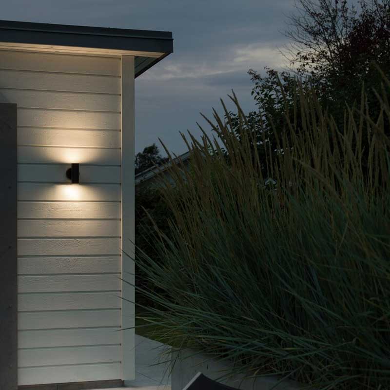 Konstsmide Modena ab/auf LED Wandleuchte schw., 2x4W, Glas