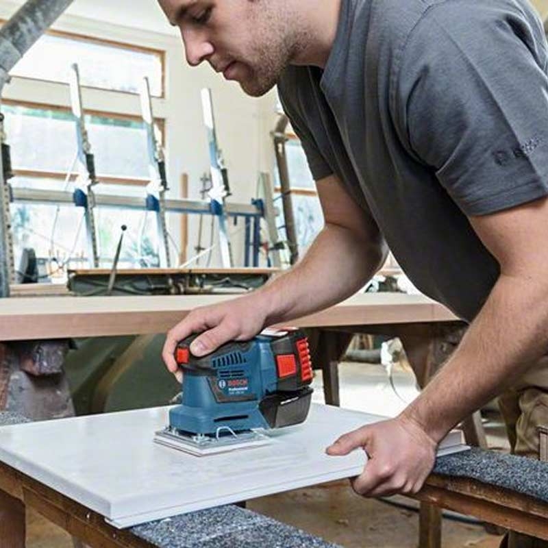 Bosch GSS 18V-10 Akku-Schwingschleifer